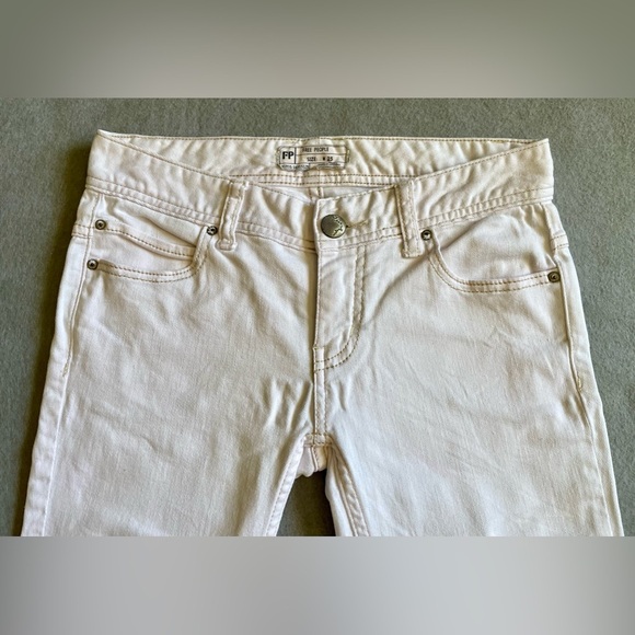 Free People Jeans Women’s 25 x 24.5 White Skinny Low Rise Distressed Cotton - Picture 2 of 9
